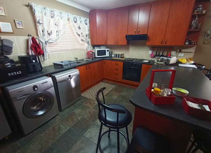 2 Bedroom Property for Sale in Humansdorp Eastern Cape